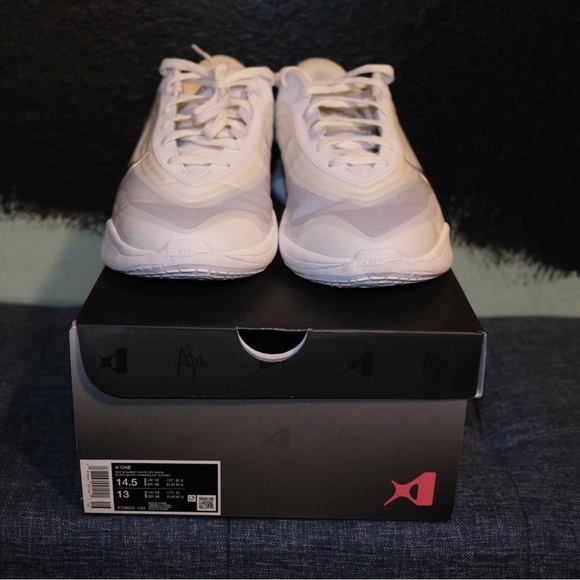 Nike Aja 1 Sneakers - Picture 4 of 4